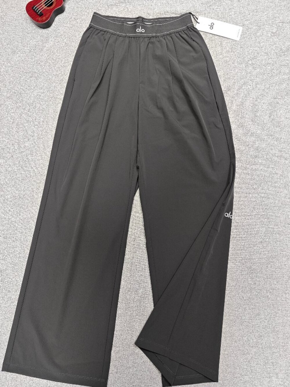 NWT ALO Yoga Suit Up Trouser | Anthracite Gray | Relaxed 30" Inseam💖 - Picture 2 of 8